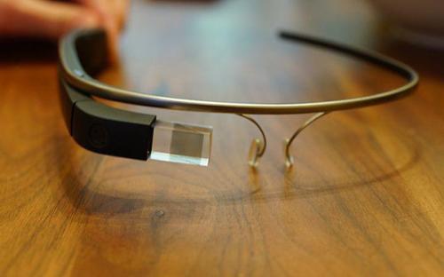 代表产品有:智能眼镜goole glass,智能手表moto 360,智能手环
